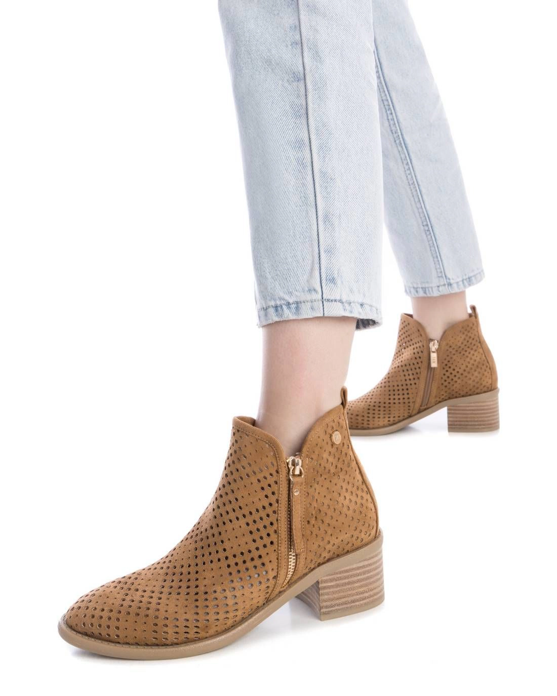XTI Women's Pointed Toe Booties