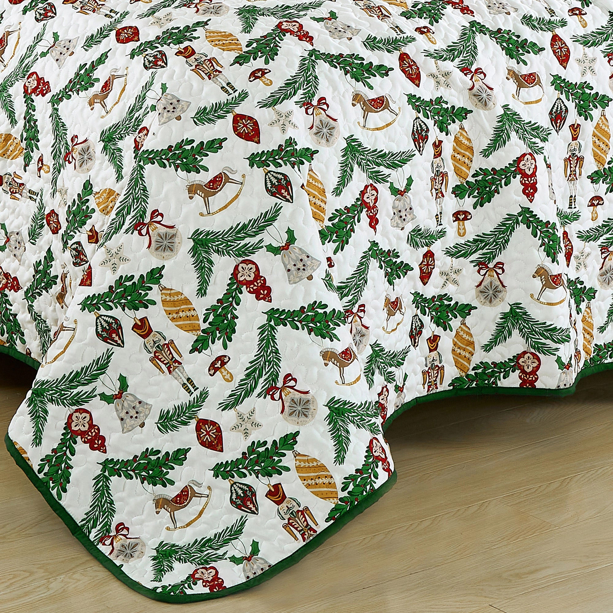 MarCielo 3 Piece Christmas Quilt Set – Holiday Ornament Bedspread