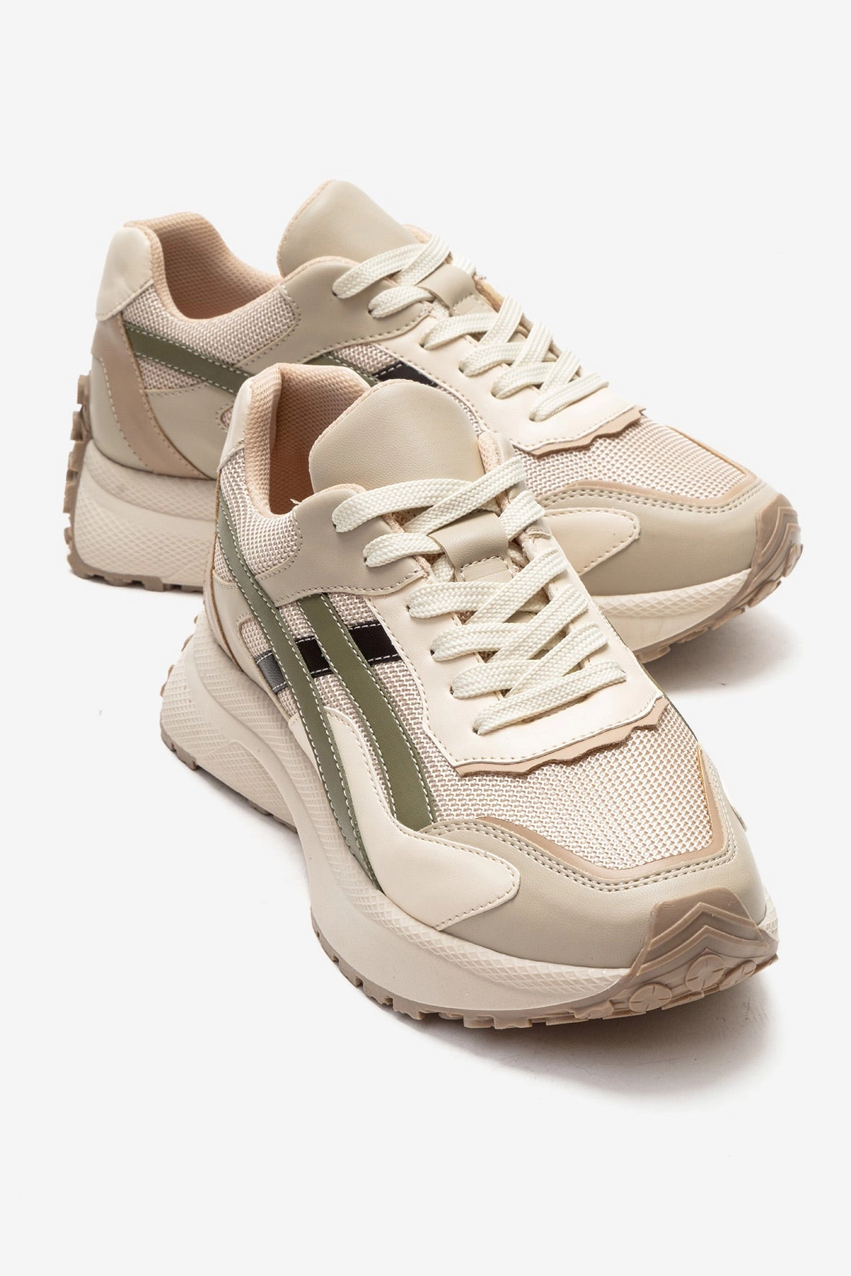 Prologue Shoes Womens Calina Sneaker