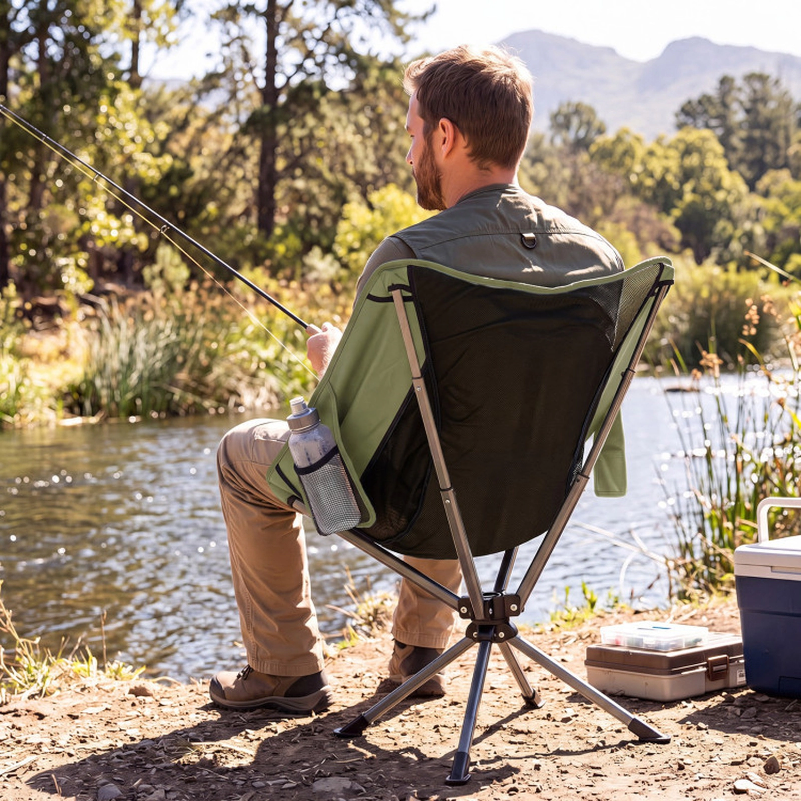 SUGIFT 360° Swivel Camping Chair with Cup Holder and Side Pocket 330-lb Capacity 17.5-in Seat Height Green