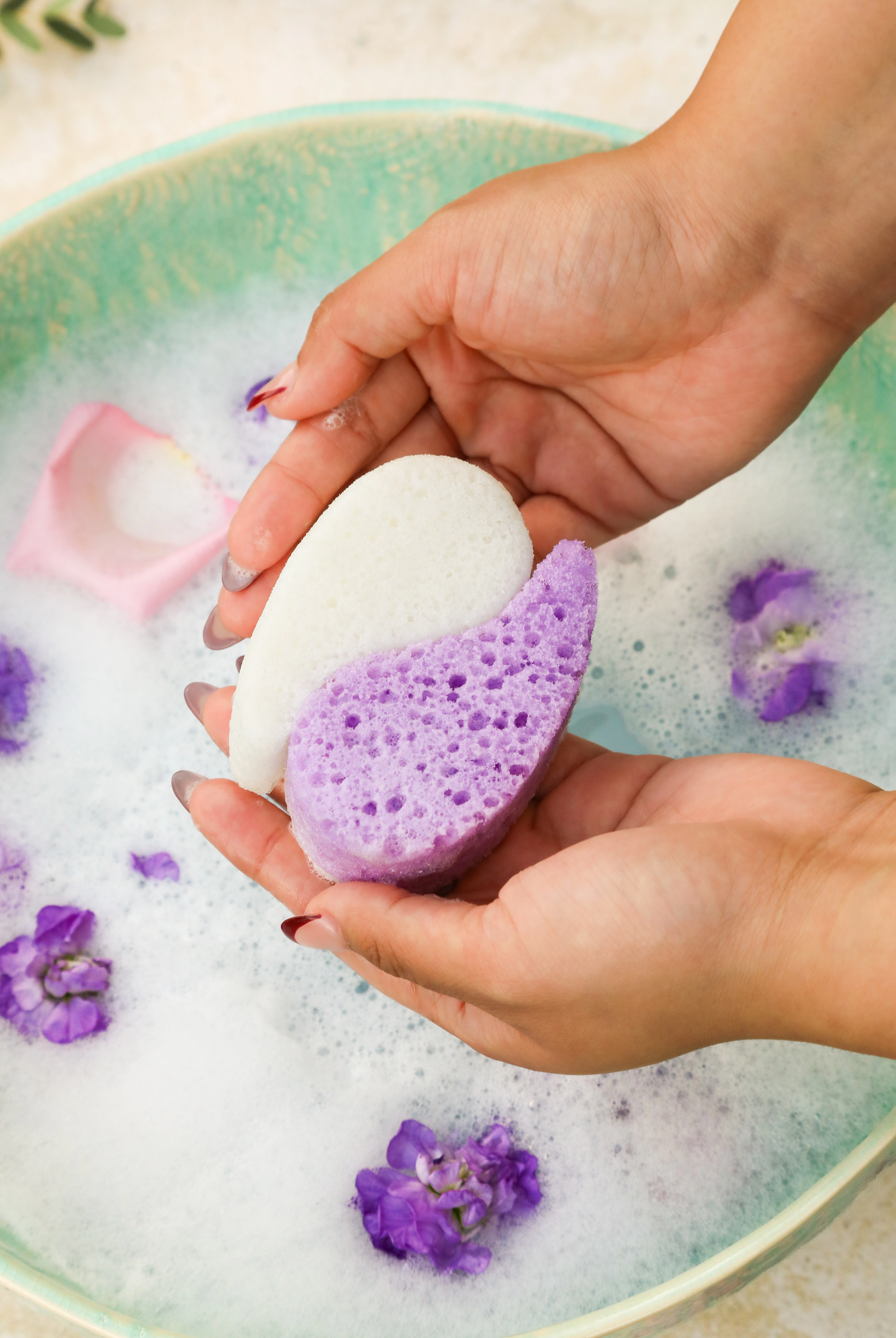 ESSENTIALS BY SPONGELLE- MANI/PEDI BUFFER SET- LAVENDER FIELDS