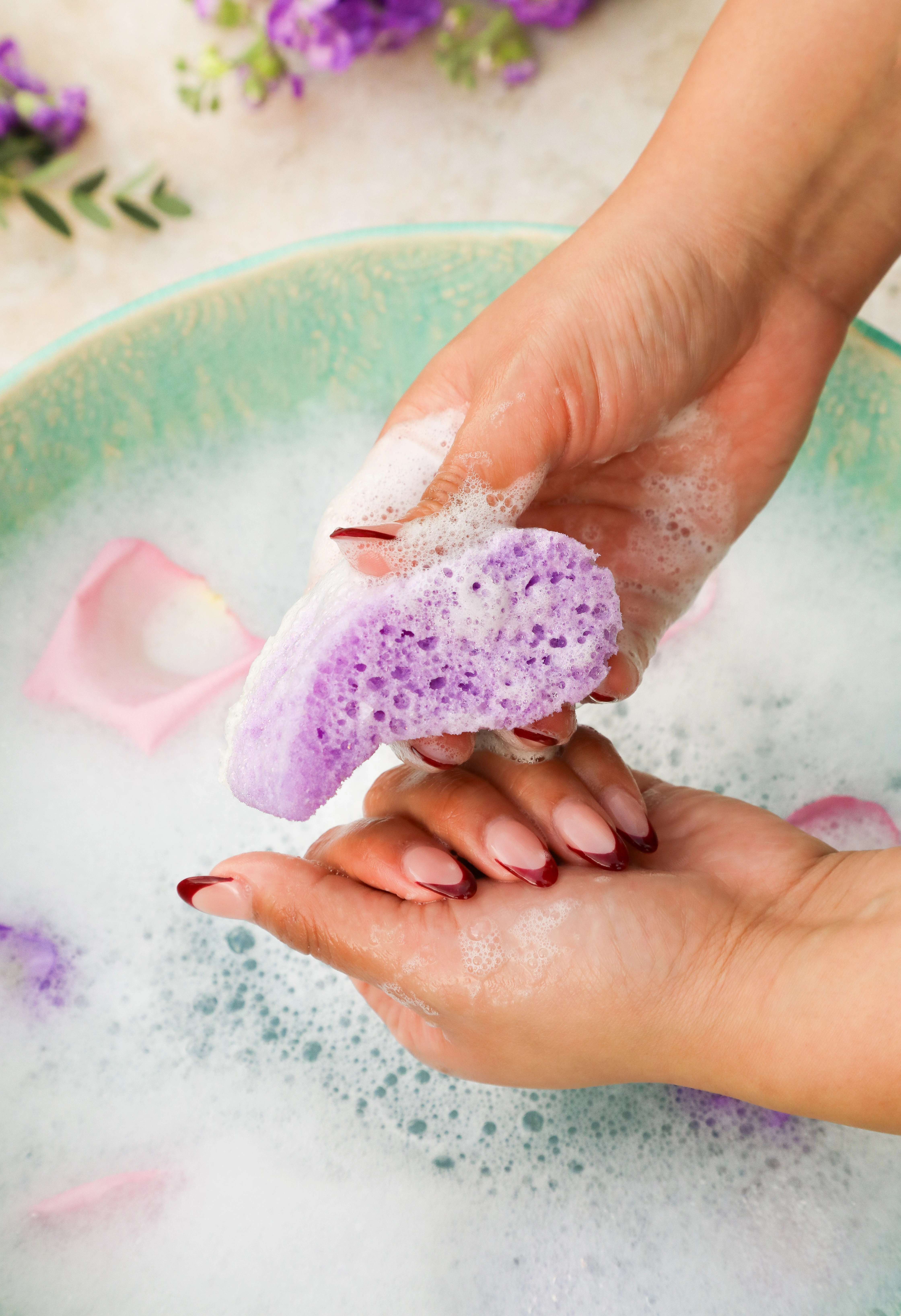 ESSENTIALS BY SPONGELLE- MANI/PEDI BUFFER SET- LAVENDER FIELDS