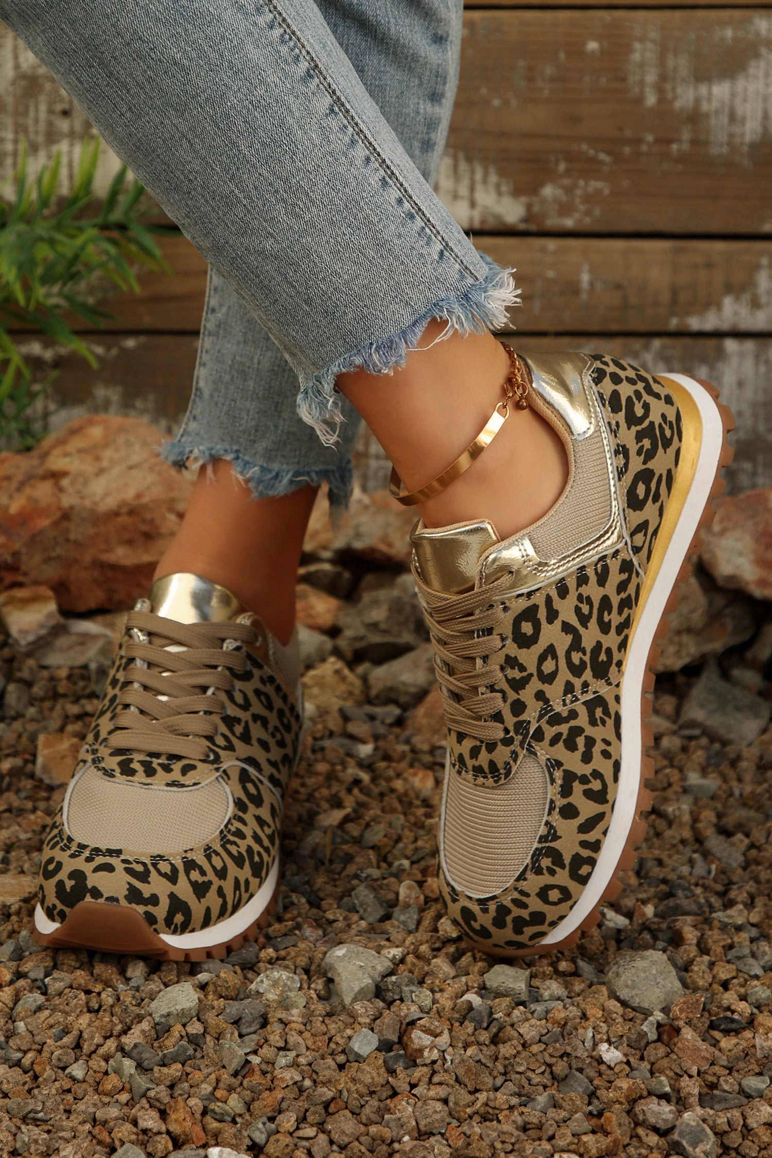 Threaded Pear Womens Romy Patchwork Leopard Lace-Up Sneakers