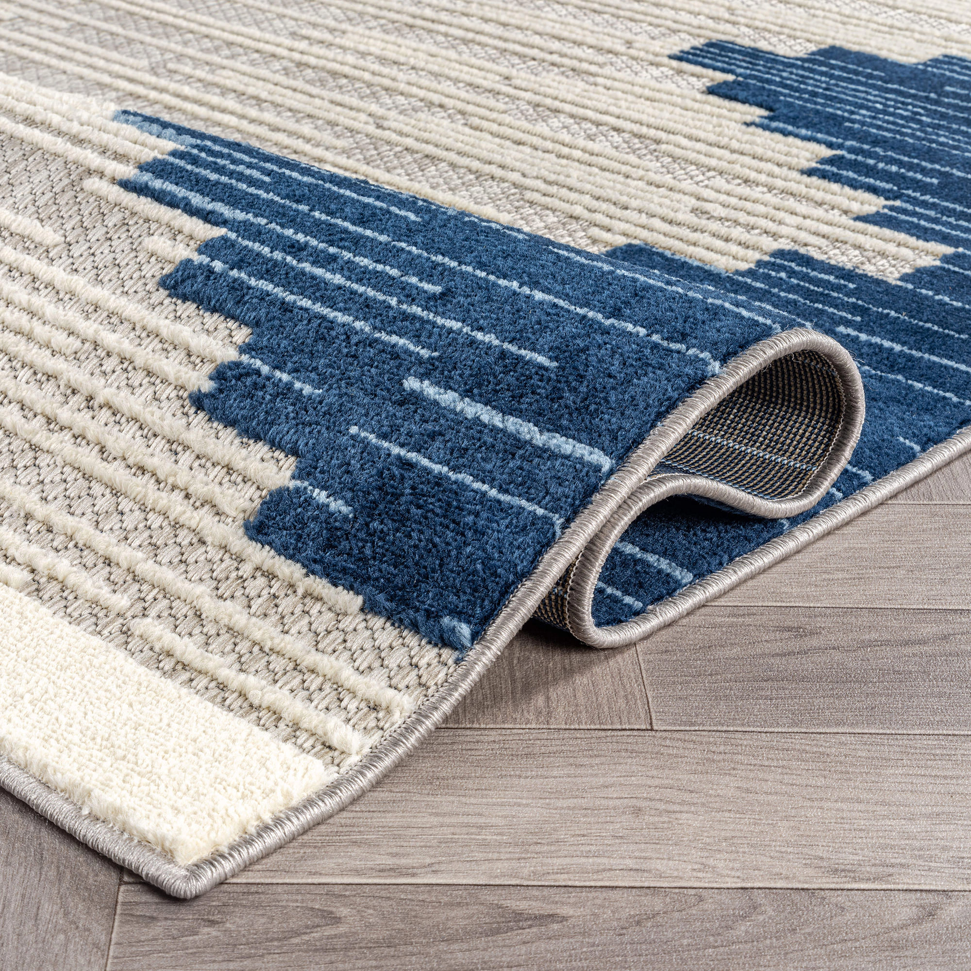 World Rug Gallery Indoor/Outdoor High-Low Textured Area Rug, Geometric, Easy-Clean Patio