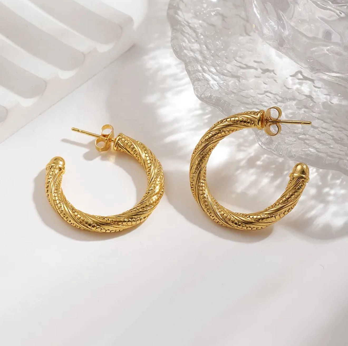 DressAtR Women's Spiral Gold Tone Hoop Earrings