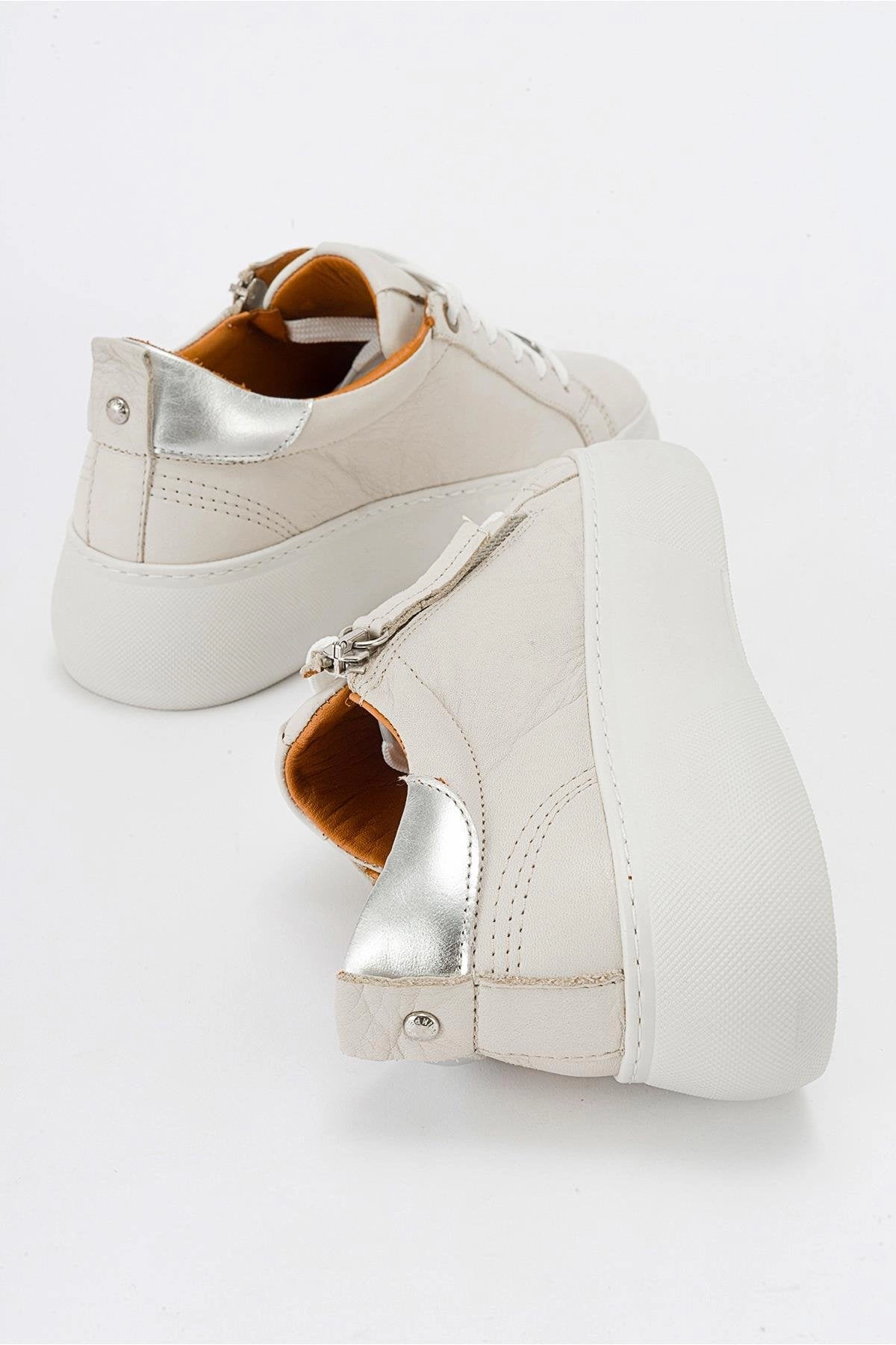 Forever & Always Womens Allie Leather Zip Sneaker