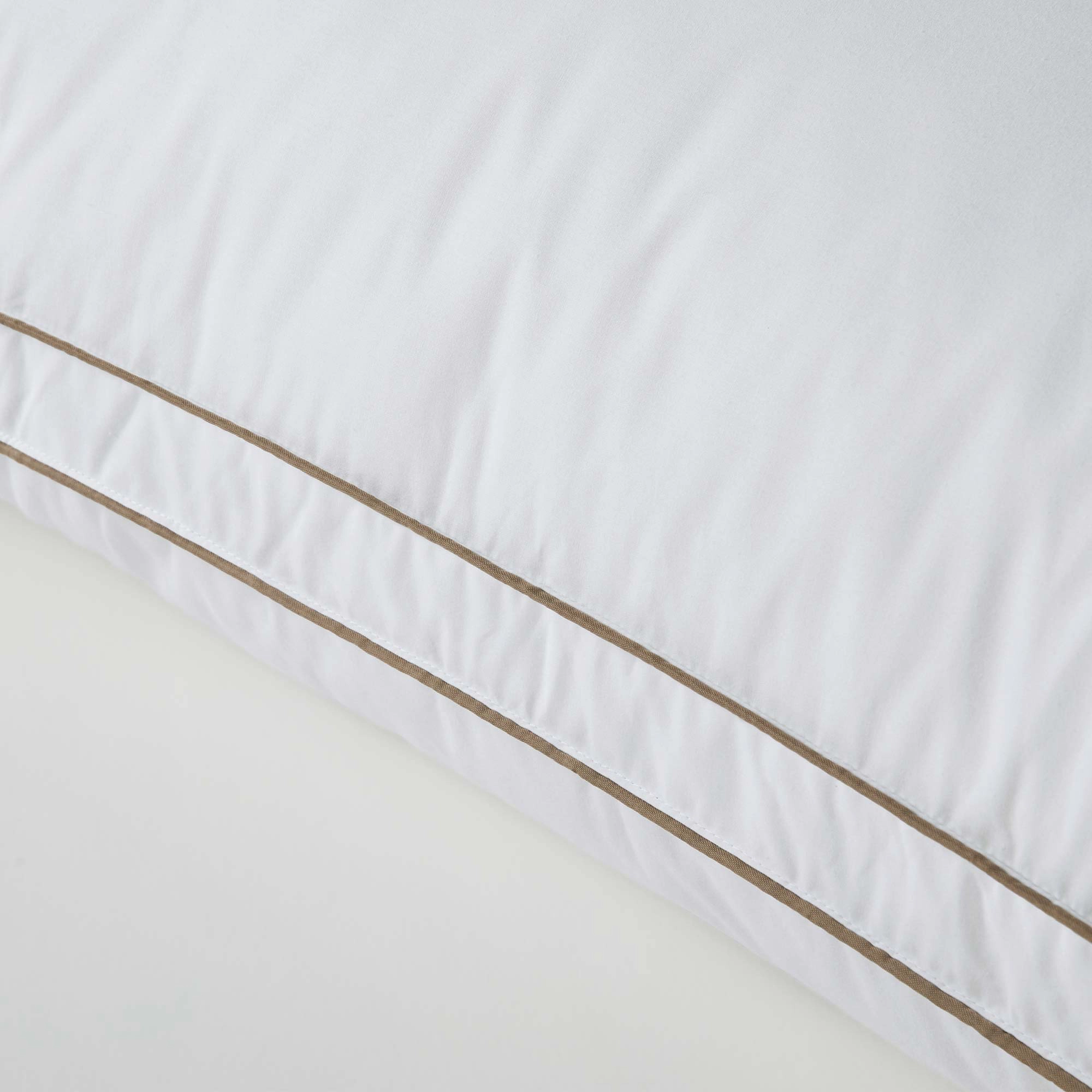 PEACENEST High Loft Goose Feather Pillow Set with Cotton Shell
