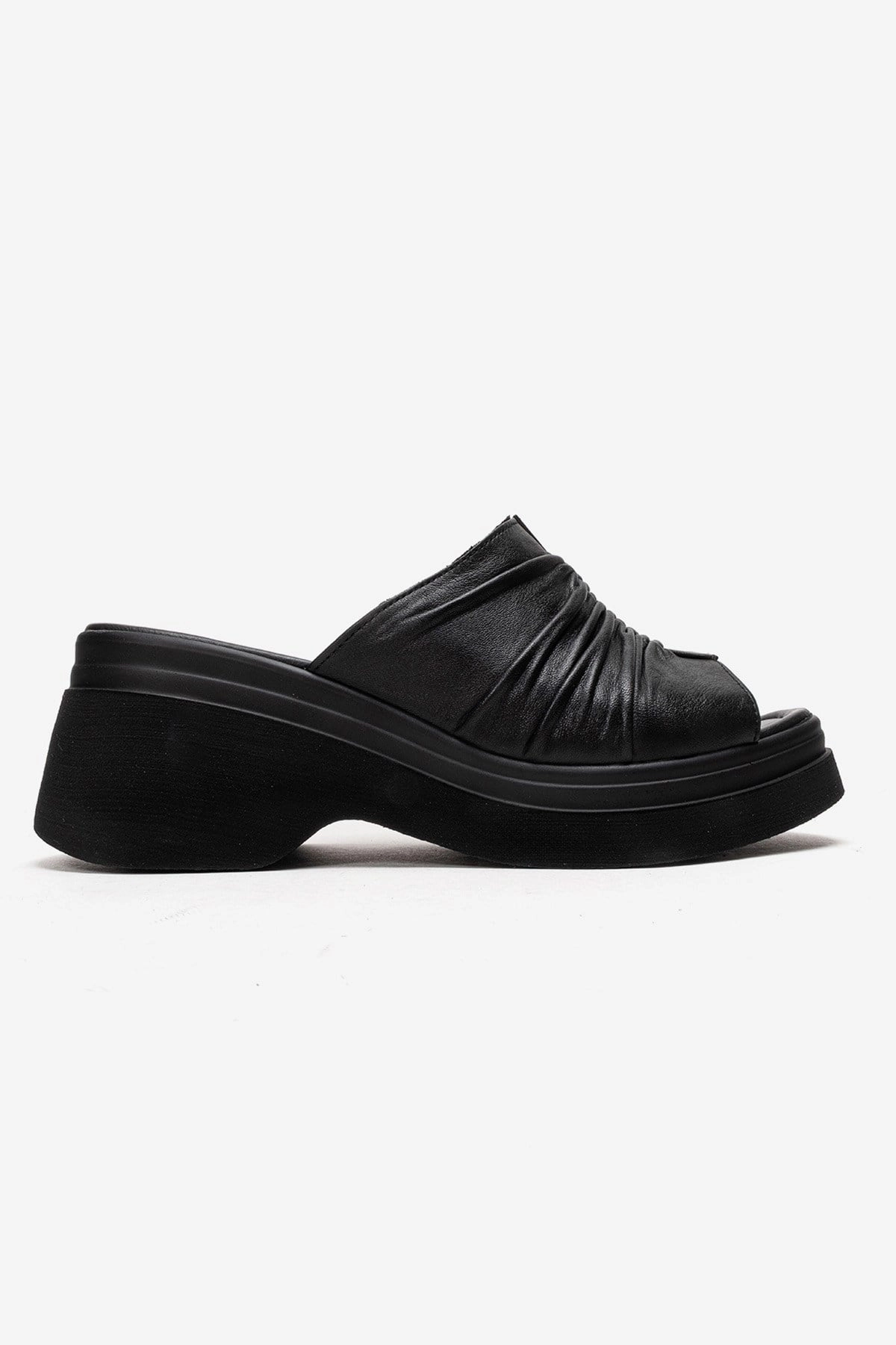 Forever & Always Womens Nellie Leather Platform Sandal