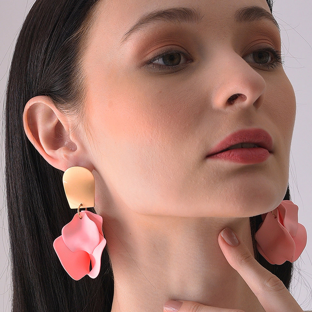 SOHI Women's Pink Flora Drop Earrings