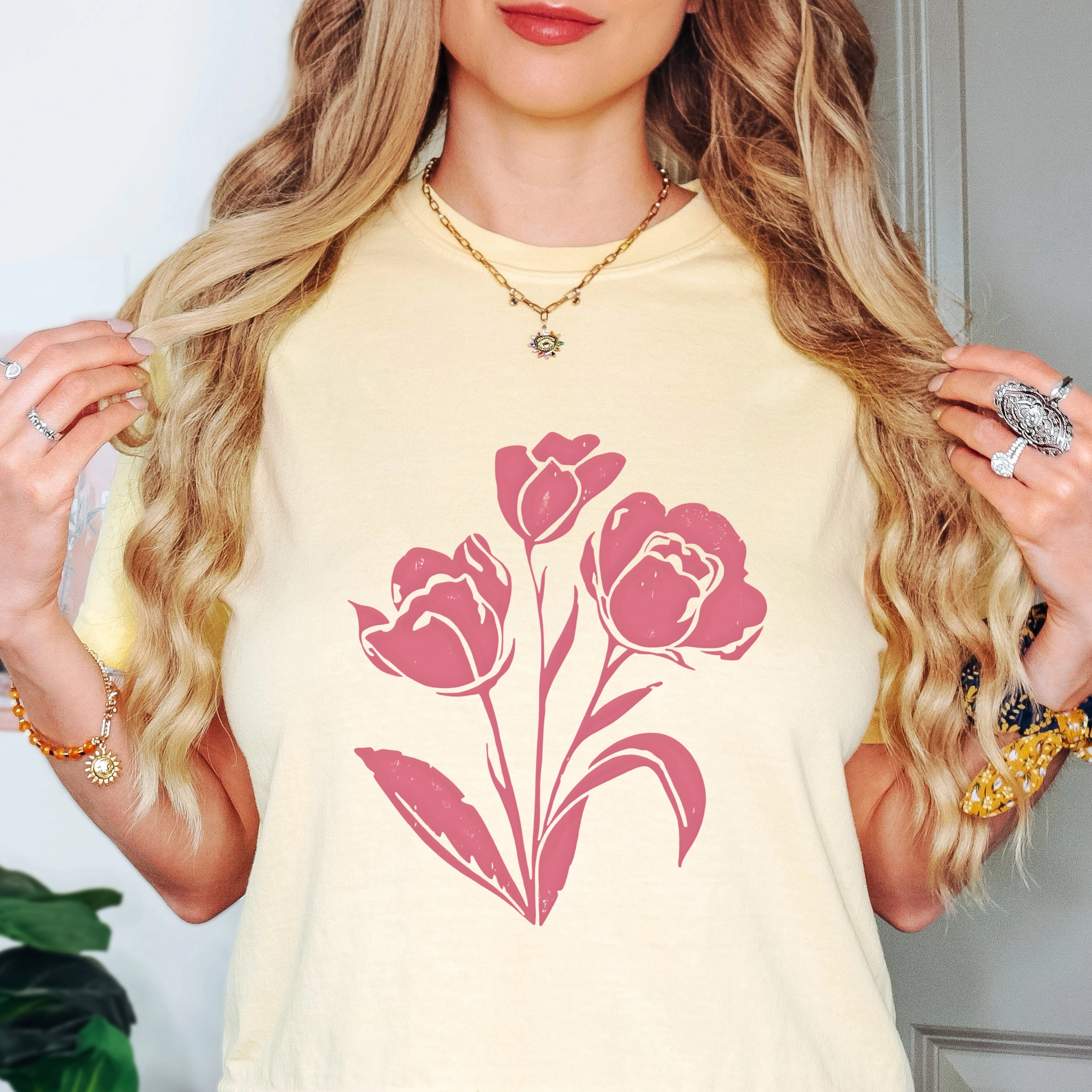 Simply Sage Market - Pink Roses Women's Boxy Crop Top Graphic T-Shirt