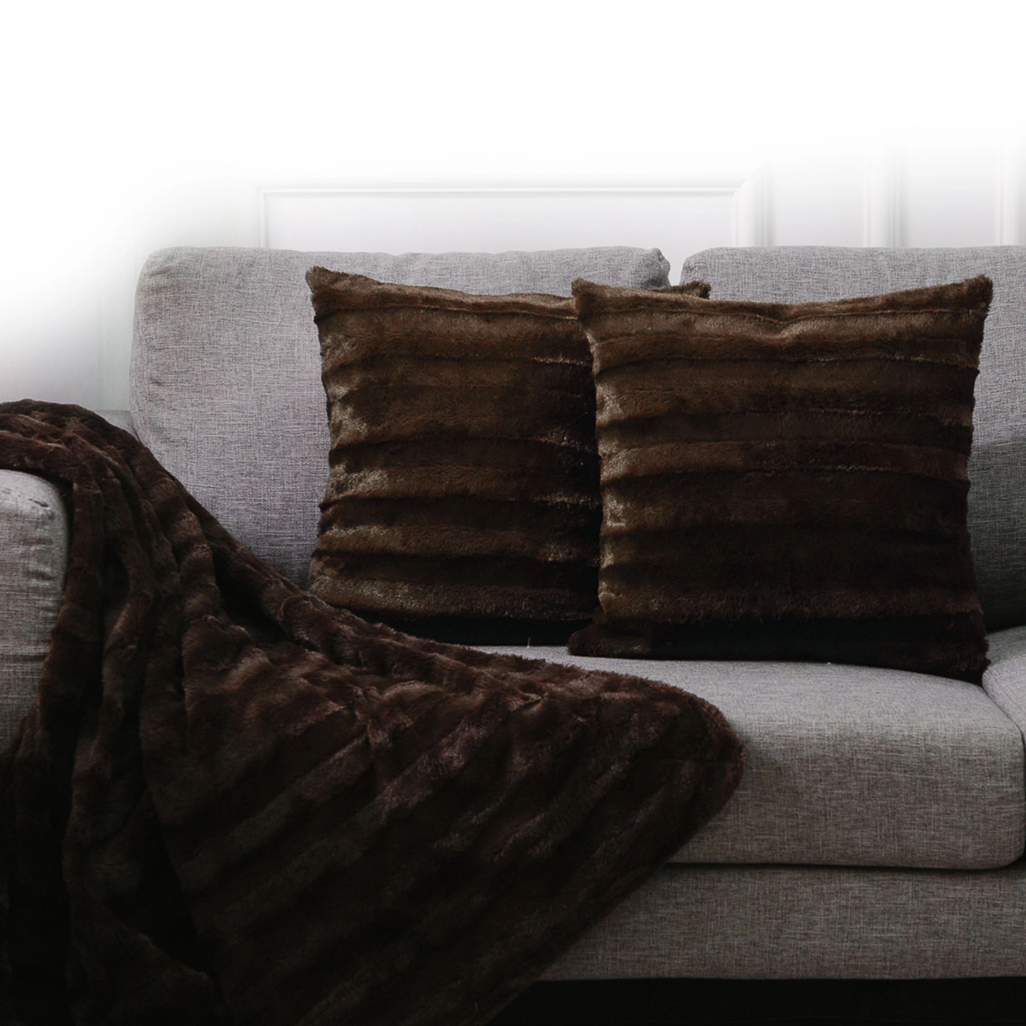 Cheer Collection 88 x 108-Inch Ultra Soft Reversible Faux Fur and Microplush Blanket for Couch Bed