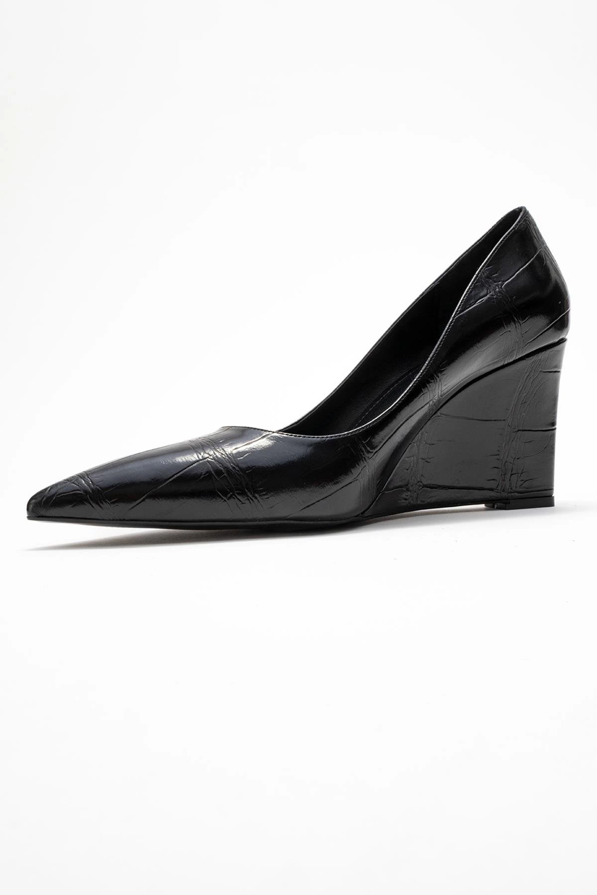 Prologue Shoes Womens Puera Pointed Toe Wedge Pump