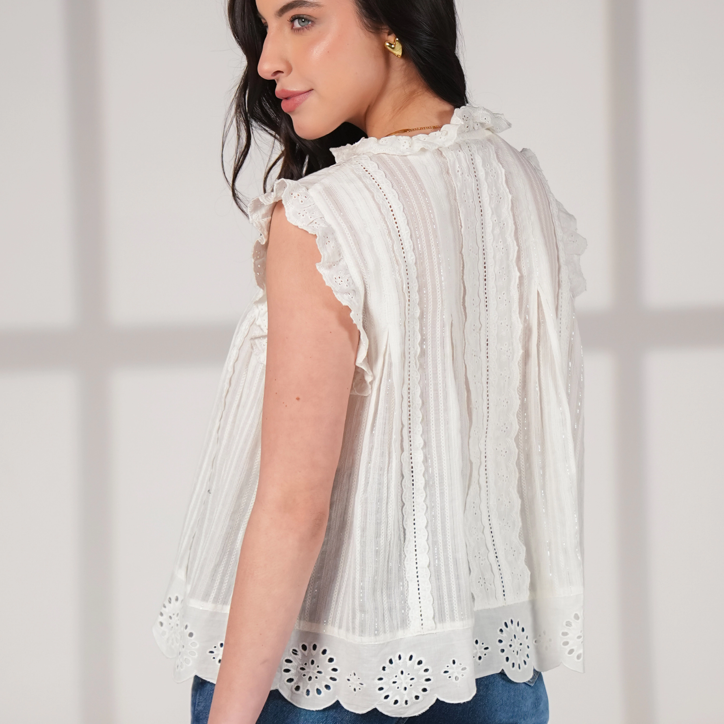 Rose & Nancy Women's Jean Ivory Cotton Lace Trim Pretty Swing Top