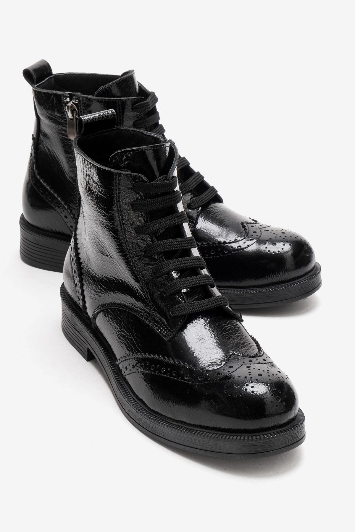 Forever & Always Womens Nelvy Leather Boots