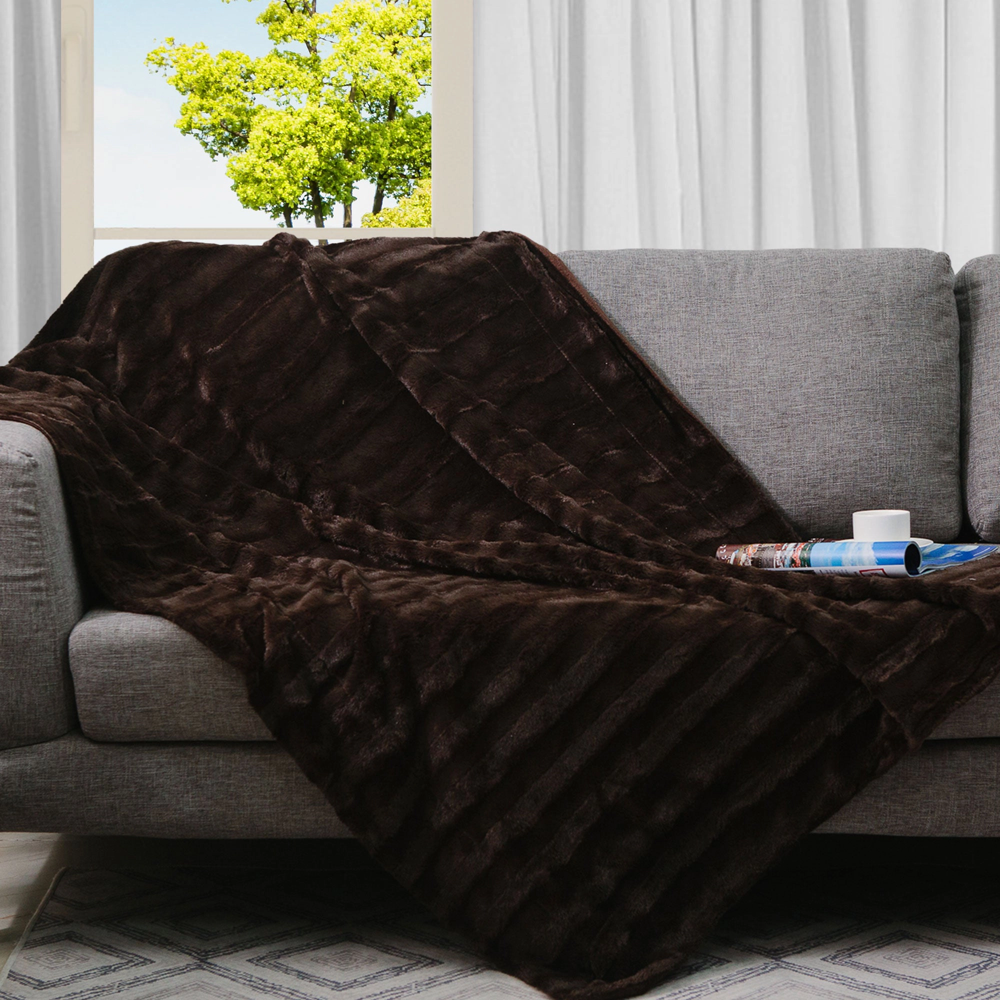 Cheer Collection 88 x 108-Inch Ultra Soft Reversible Faux Fur and Microplush Blanket for Couch Bed