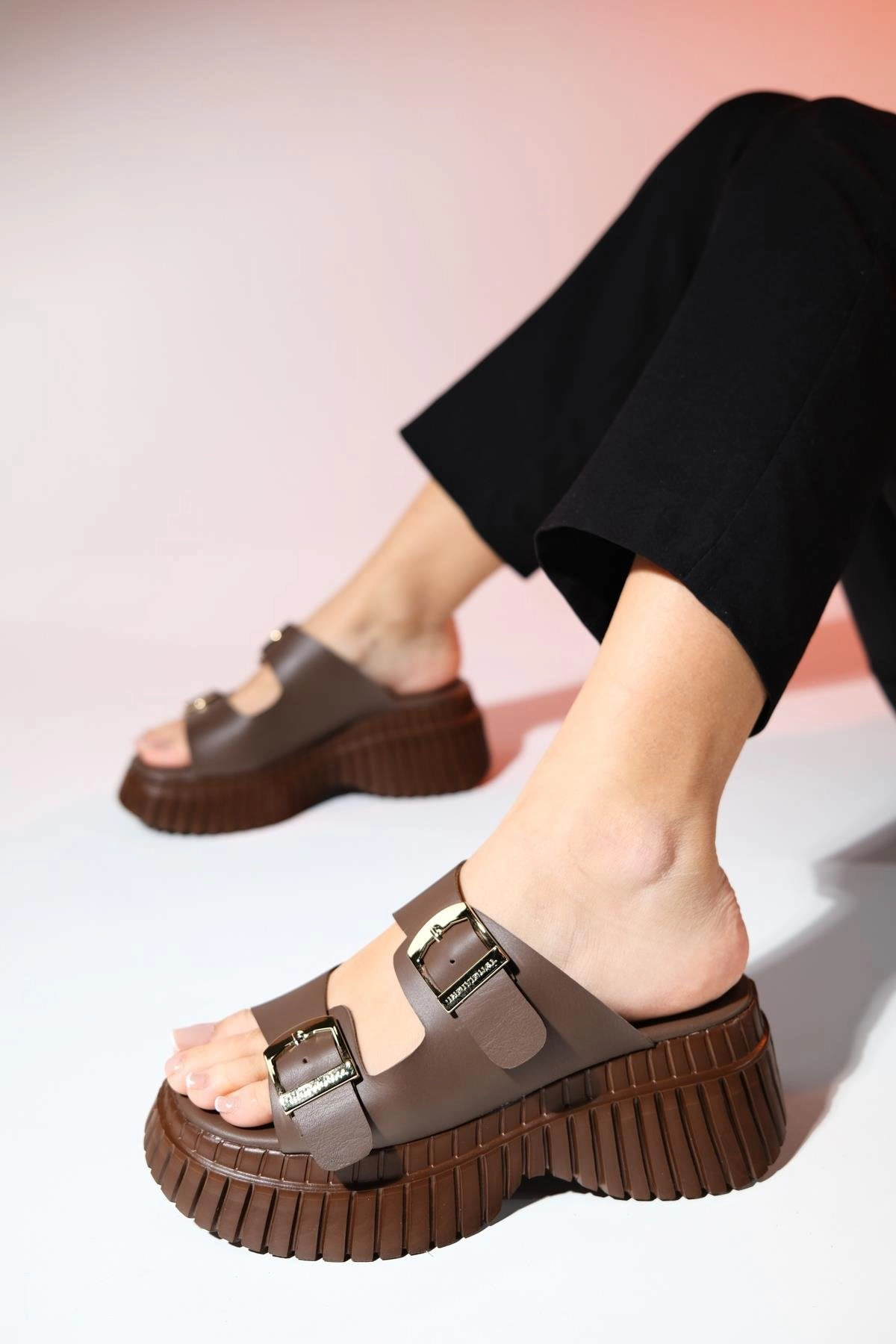 Forever & Always Womens Joanes Leather Two-Strap Platform Sandals