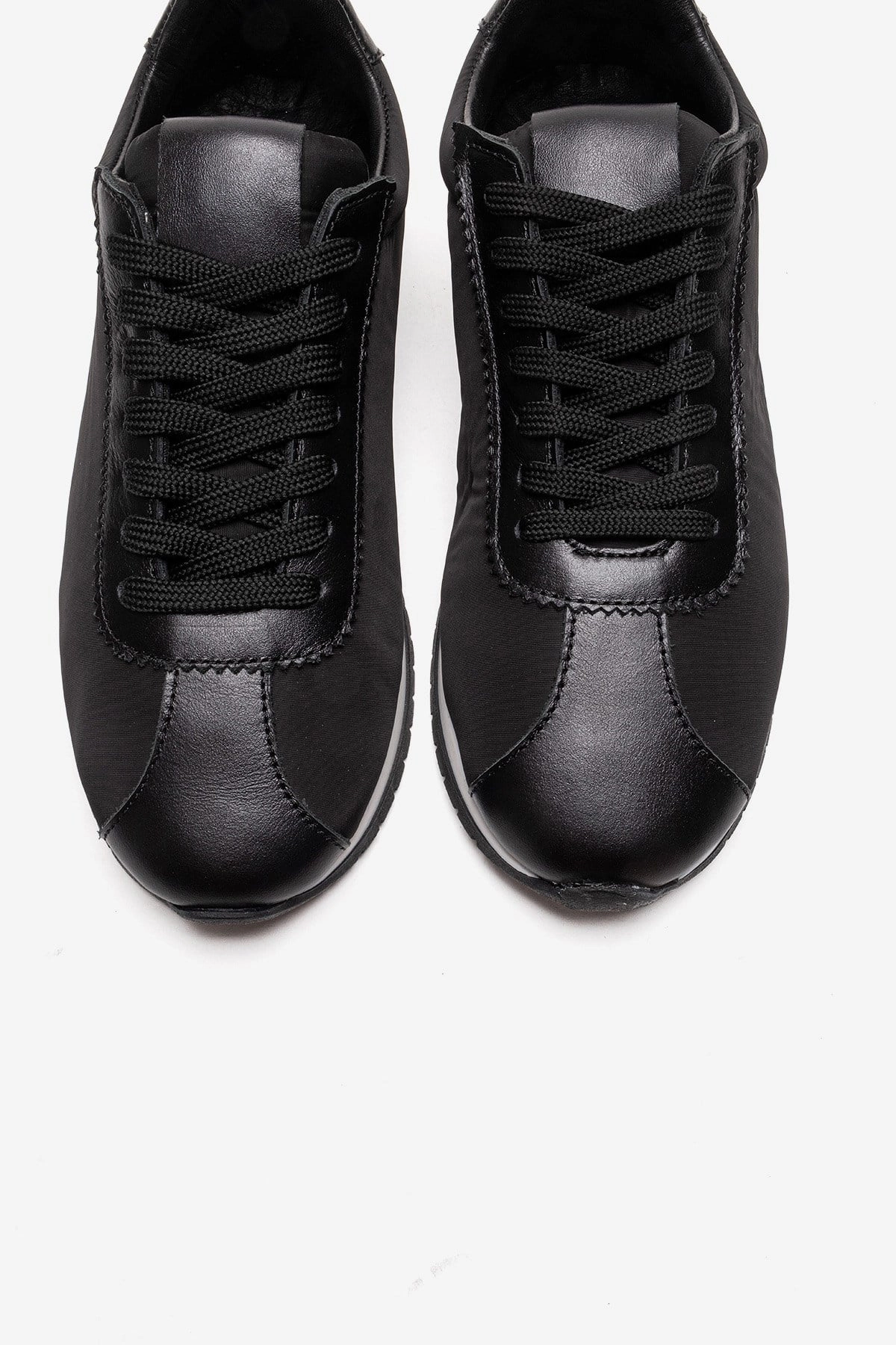 Forever & Always Womens Unica Leather Sport Sneaker