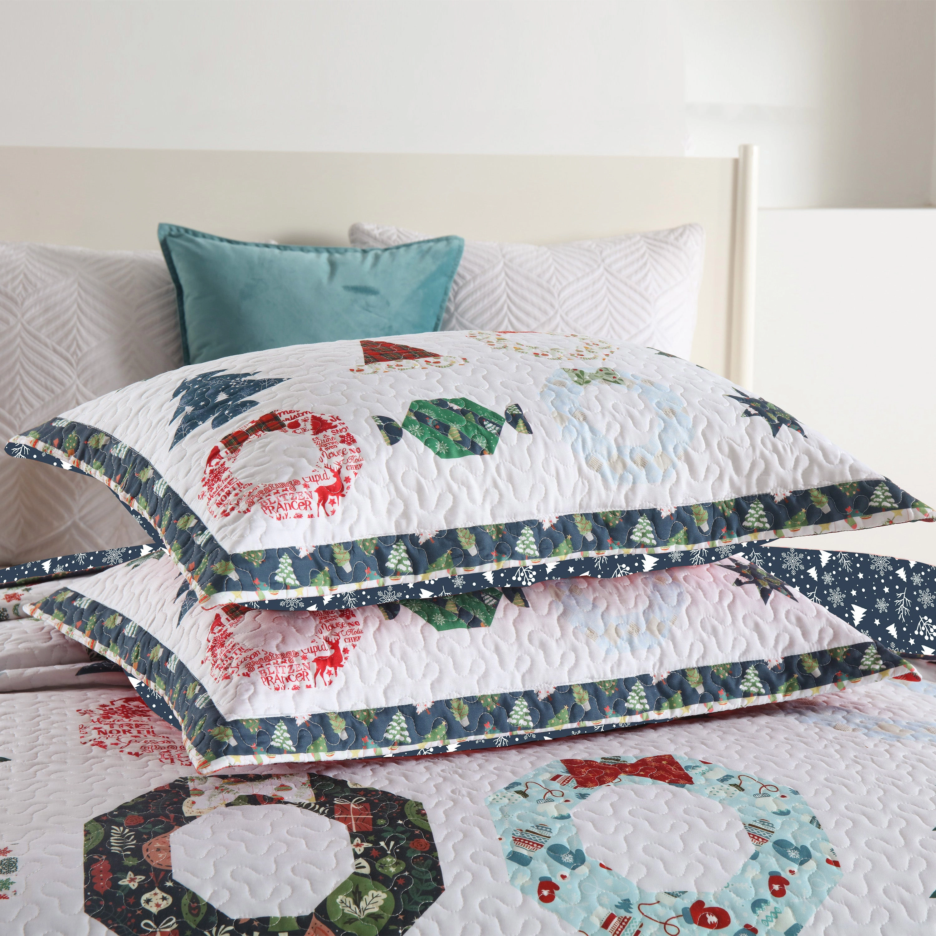 MarCielo 3 Piece Christmas Quilt Bedspread Set Holiday Candy Print Bedding