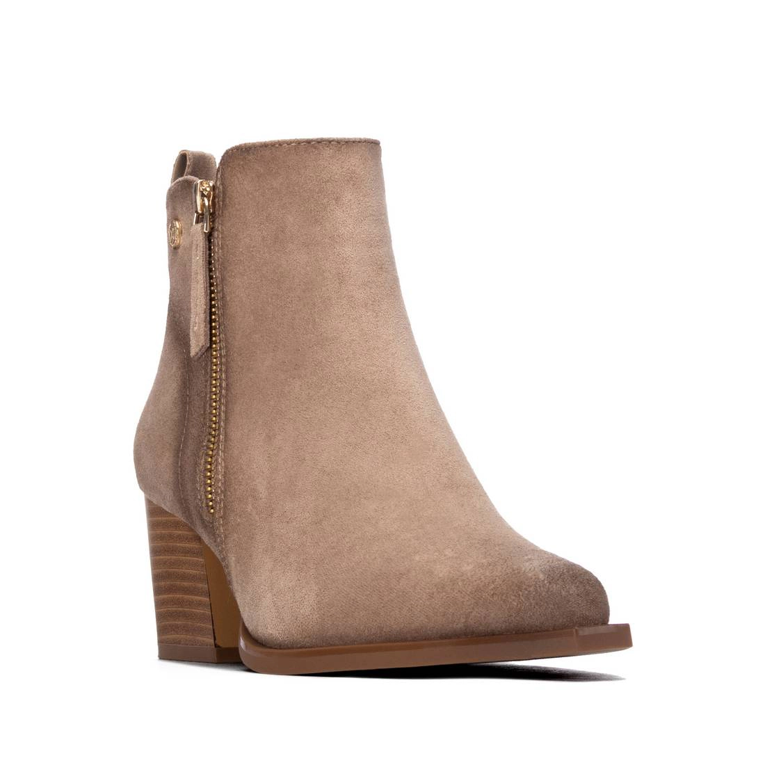 XTI Women's Block Heel Suede Ankle Booties