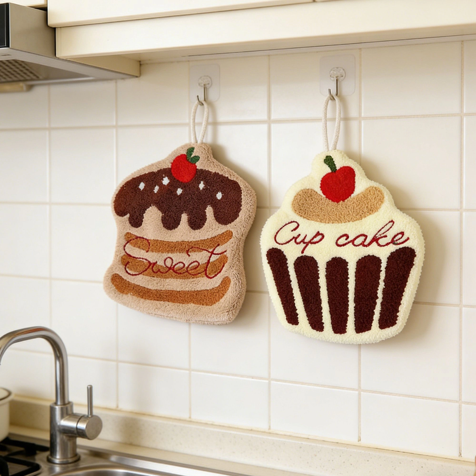 Alilang Unisex 3 Pack Hanging Hand Towels Cute Cake Design Soft Absorbent Kitchen Bathroom