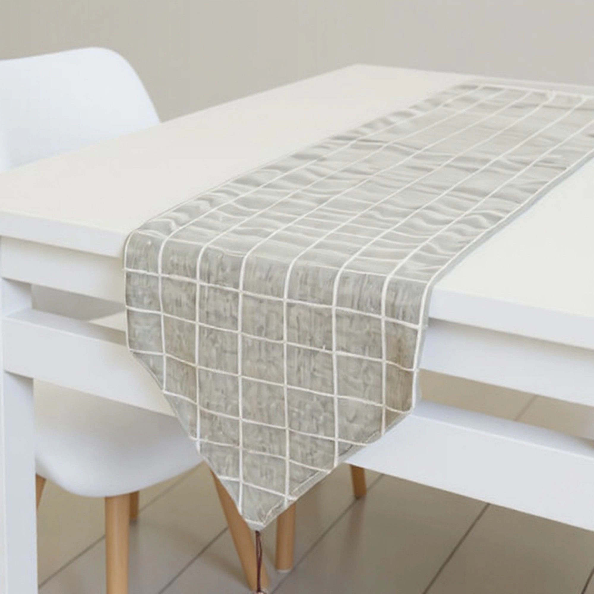 Alilang Unisex Dainty Daisy Print Tablecloth with Soft Neutral Background
