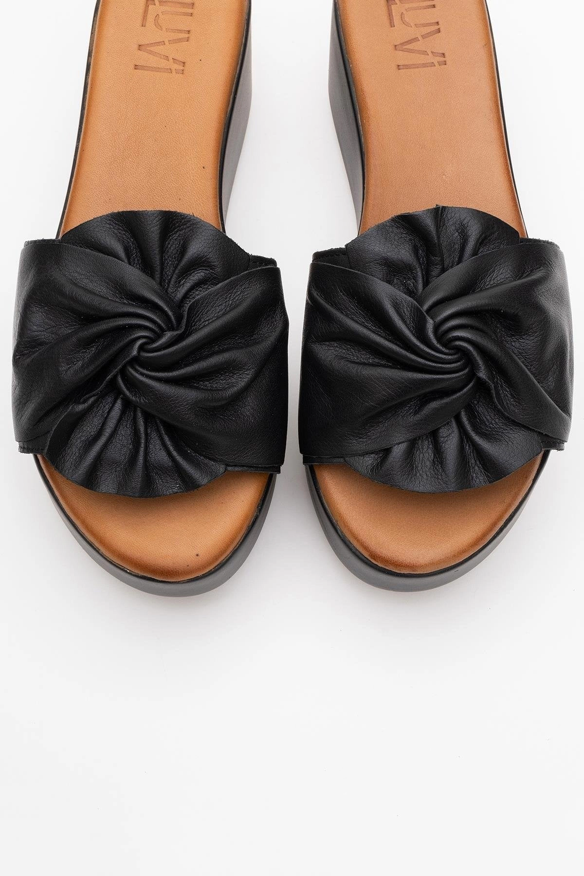 Forever & Always Womens Syndra Bow Wedge Leather Sandals