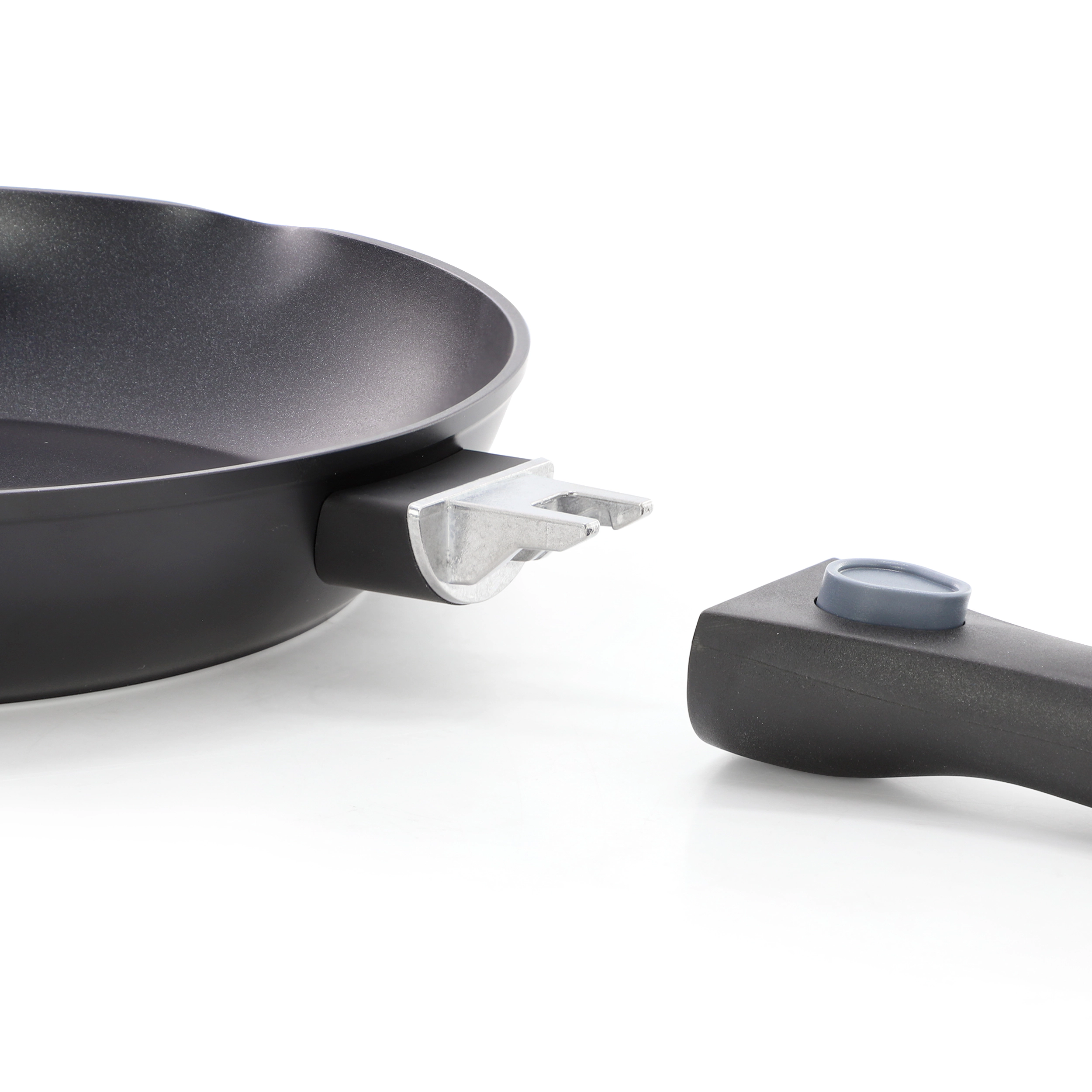 Oster Smarthandle Advance 4 Piece Nonstick Aluminum Cookware Set in Black