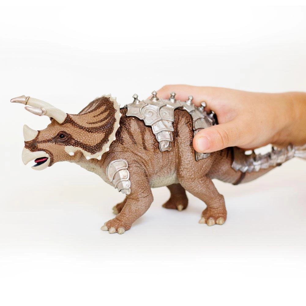 Safari Ltd. - Armored Triceratops Kids Prehistoric/Dinosaur Toy Figure