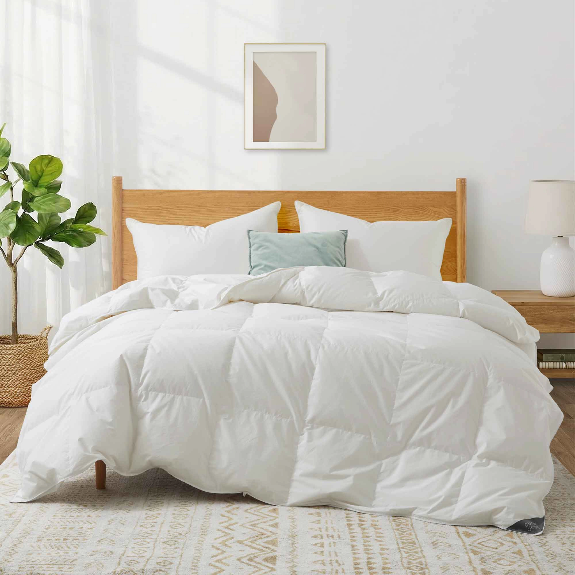 Puredown Selected Lightweight Down Comforter with 100% Organic Cotton Shell