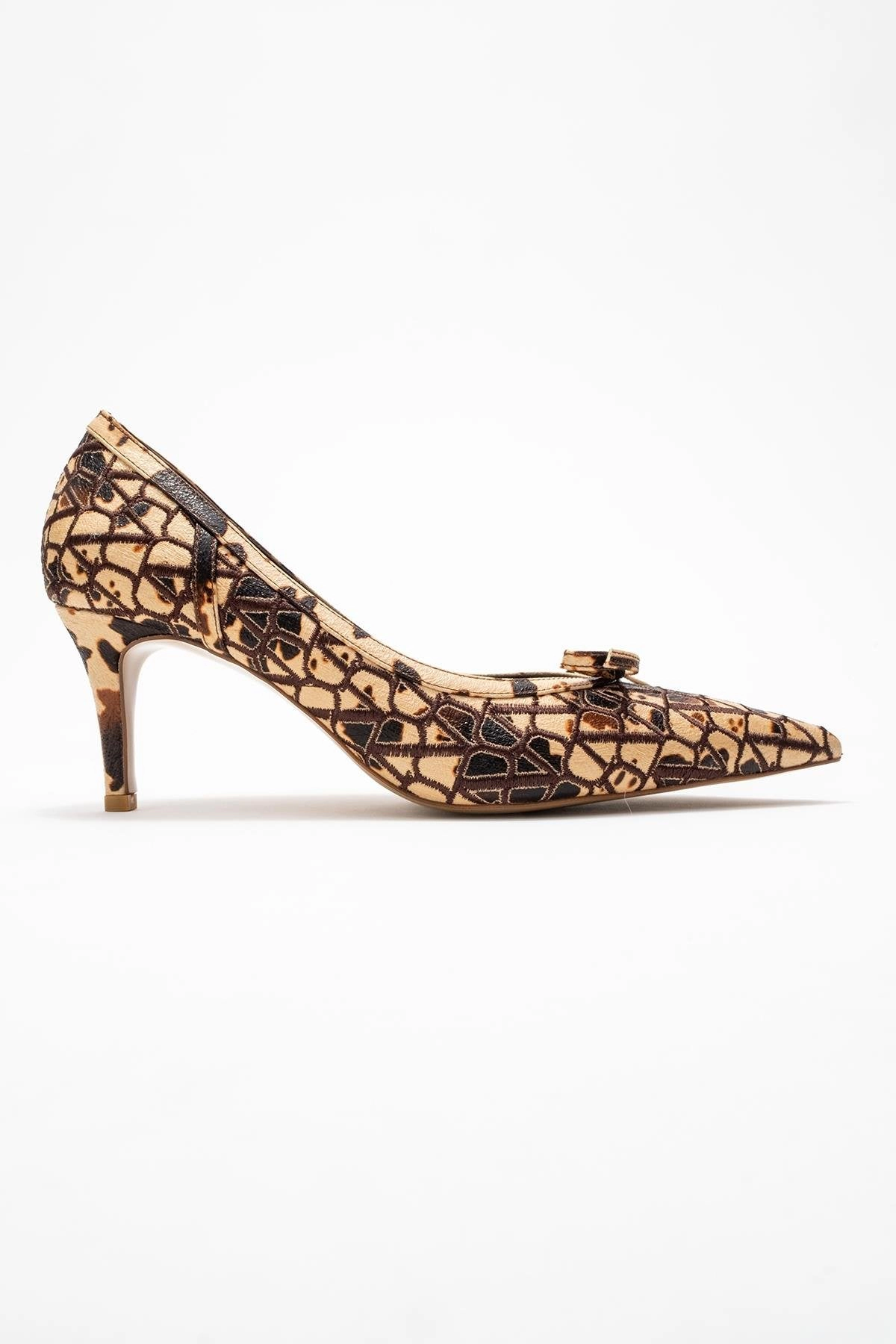 Prologue Shoes Womens Camden Bow Pointed Toe Pump
