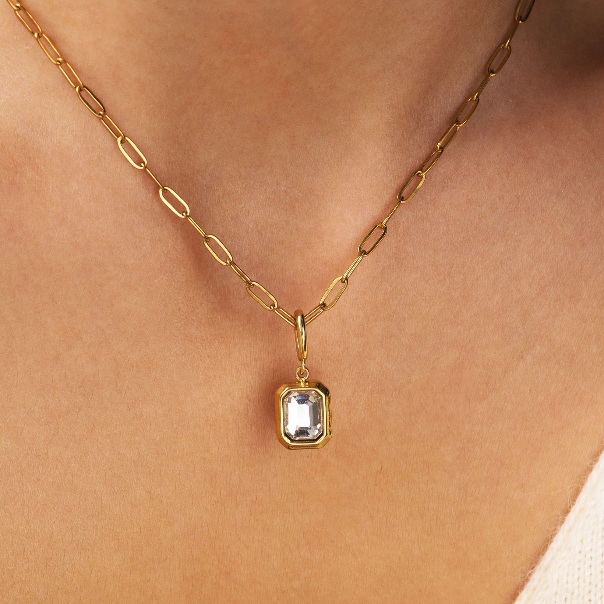 Mint & Lily Women's Sophia Baguette Pendant Necklace