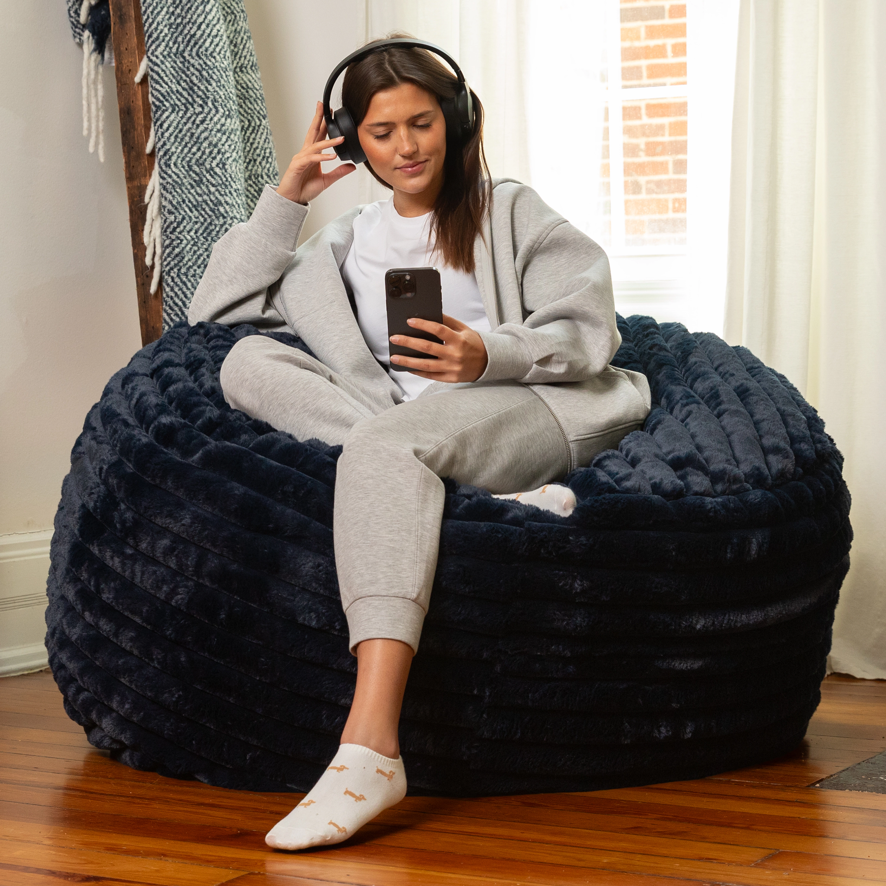 Jaxx Saxx 4ft - Large Round Bean Bag for Adults Made the USA Luxuriously Soft Plush Faux Fur