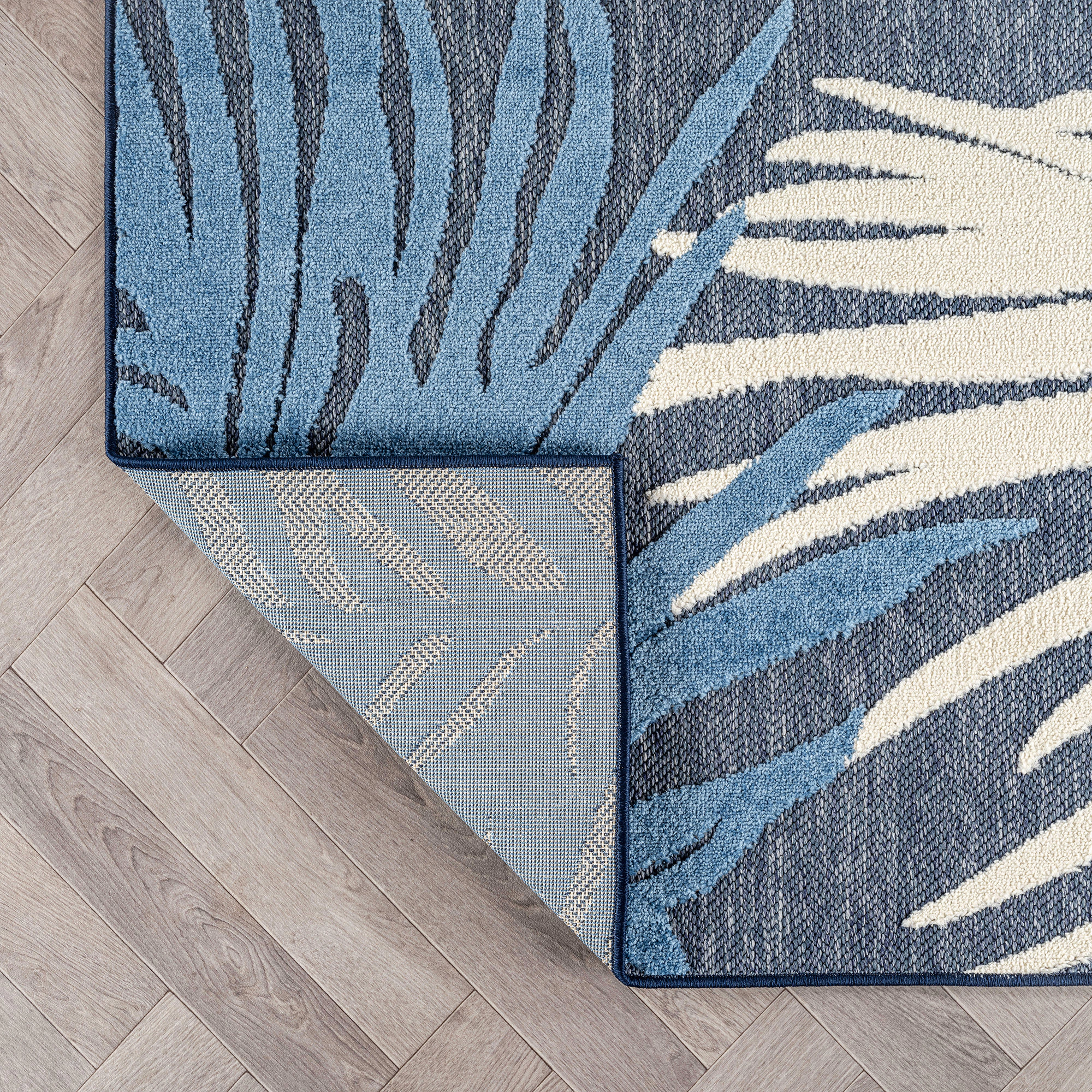 World Rug Gallery Tropical Floral Indoor/Outdoor Area Rug:  Weather-Resistant,  Low Pile,  Machine Made